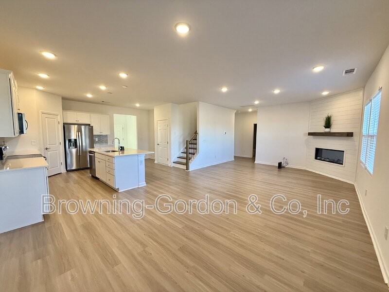 106 Glacier Way - Photo 5 of 29