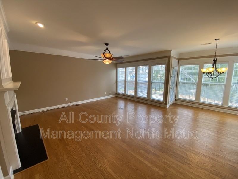 2024 Belridge Ct Se - Photo 2 of 16