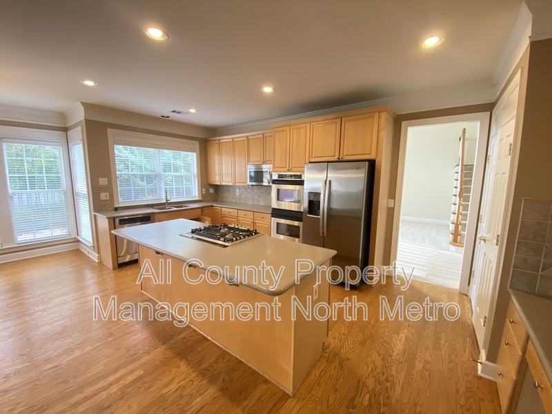 2024 Belridge Ct Se - Photo 3 of 16