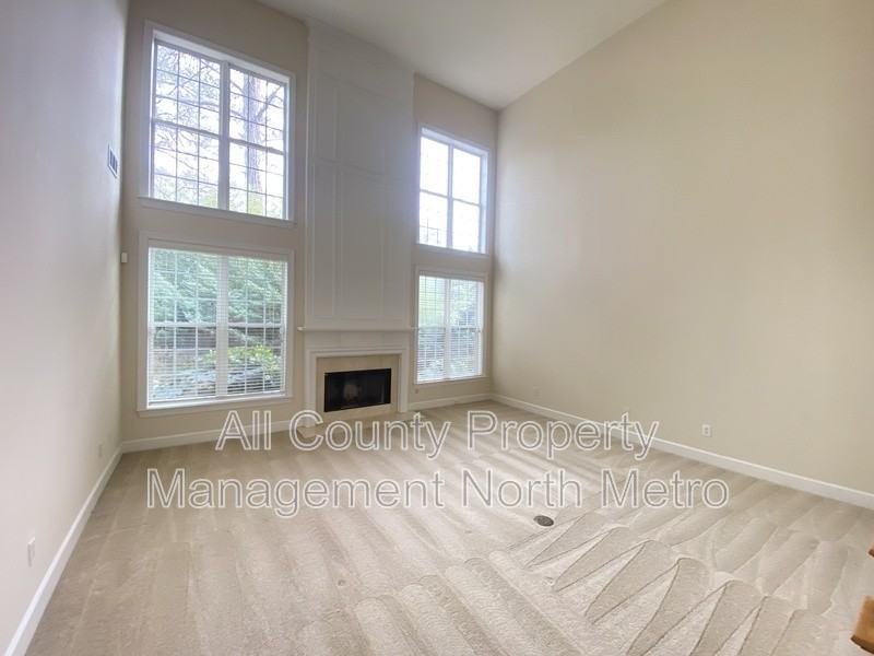 2024 Belridge Ct Se - Photo 6 of 16
