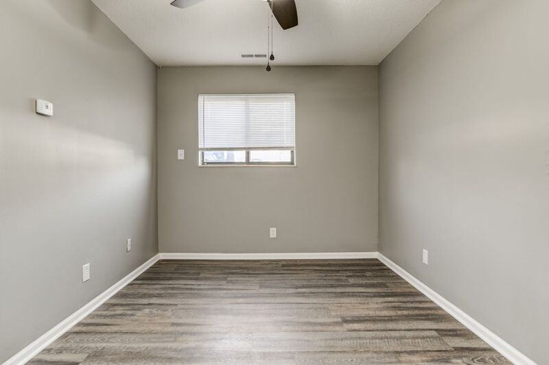 3052 N 58th St - Photo 5 of 10