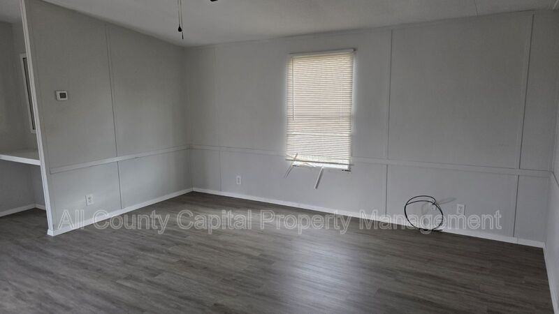 1113 Colorado Dr - Photo 4 of 13