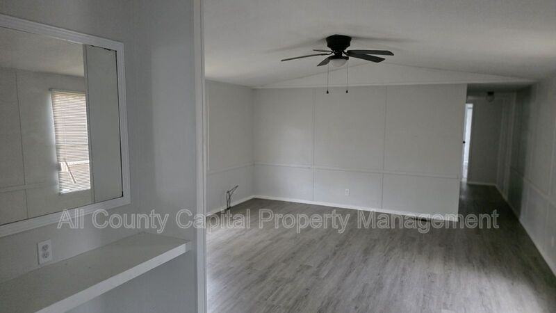 1113 Colorado Dr - Photo 5 of 13