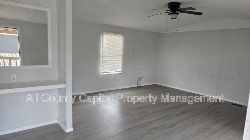 1113 Colorado Dr - Photo 6 of 13