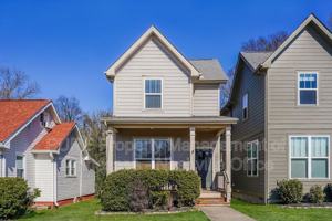 featured image of 919A Cahal Ave