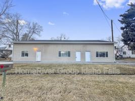 featured image of 3587 N Main St #B