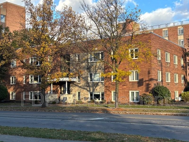 610 East Ave #8 - Photo 6 of 10