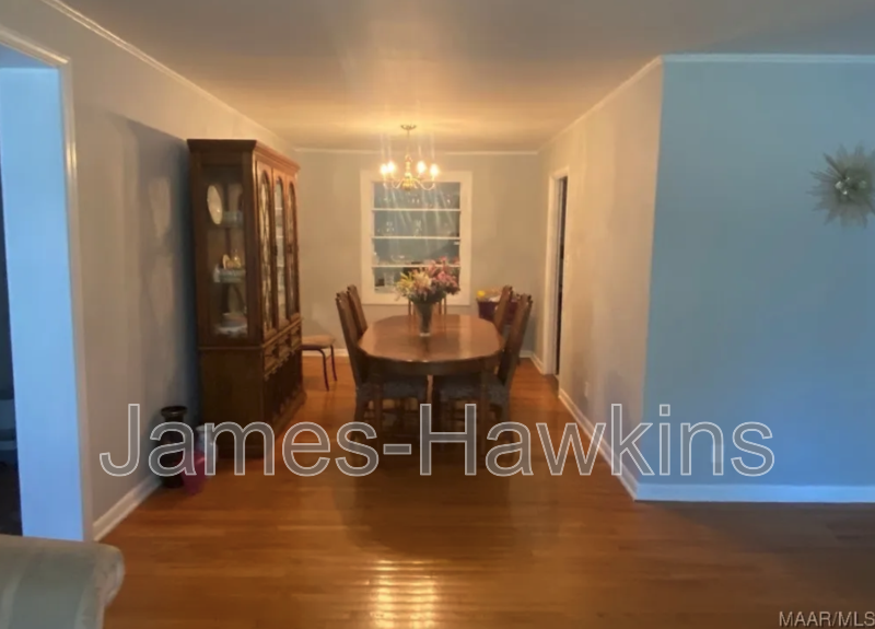 1394 Avalon Ln - Photo 5 of 10