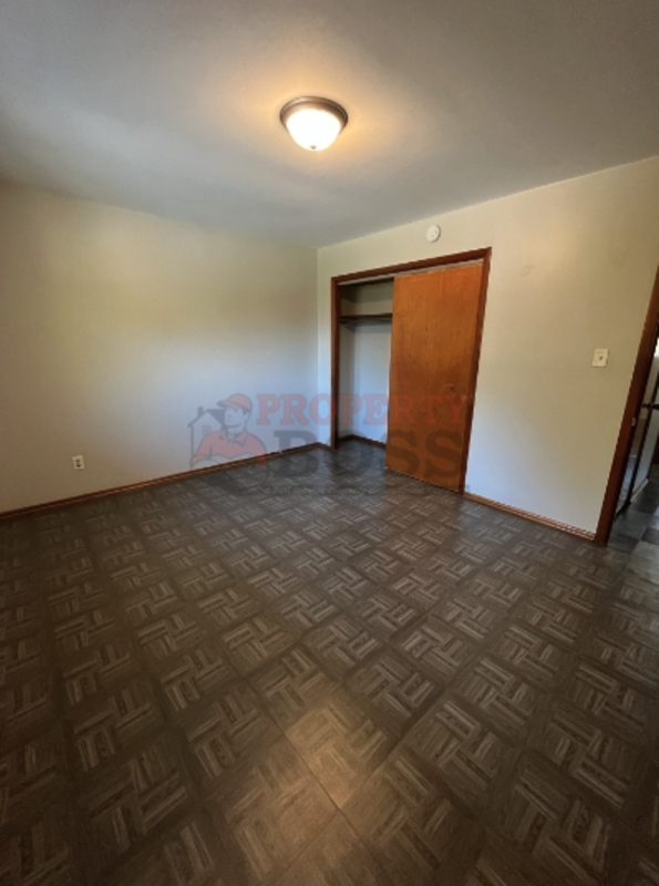 5340 Pennsylvania St - Photo 5 of 7