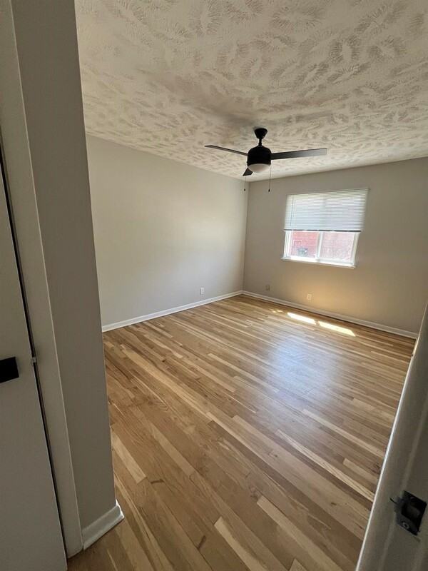 801 N 48th St #4 - Photo 6 of 8