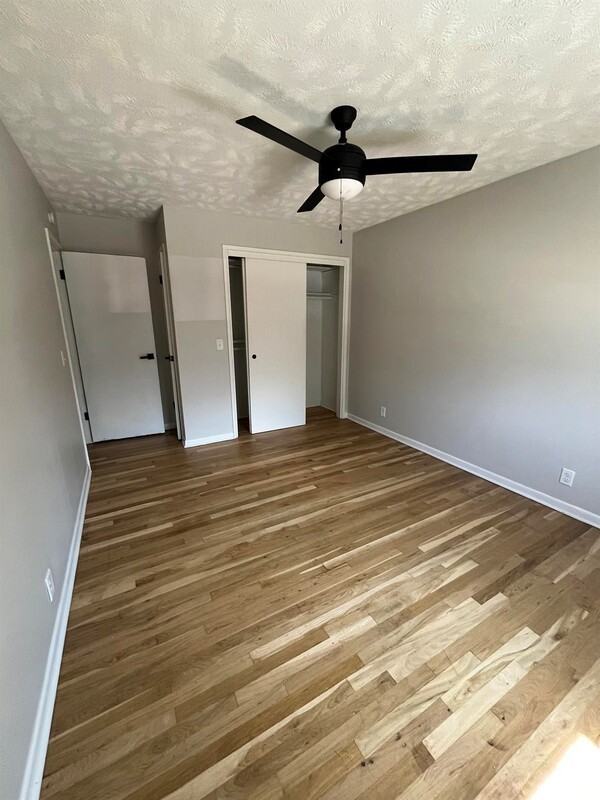 801 N 48th St #4 - Photo 7 of 8