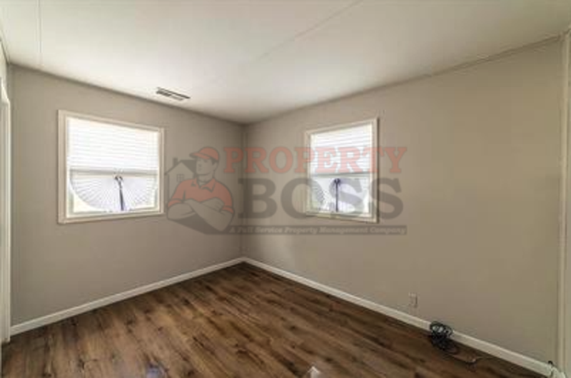 606 N Calumet Ave - Photo 5 of 9