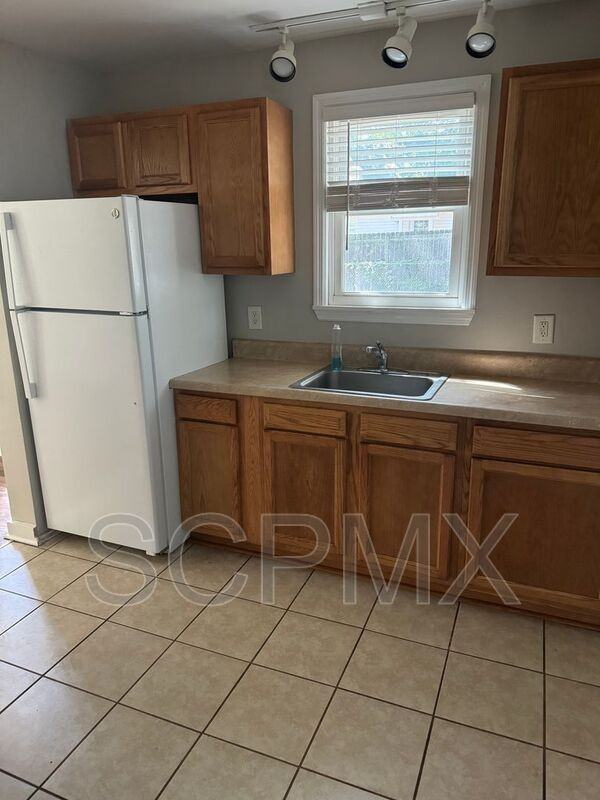 5017 Baylor Ave - Photo 6 of 7