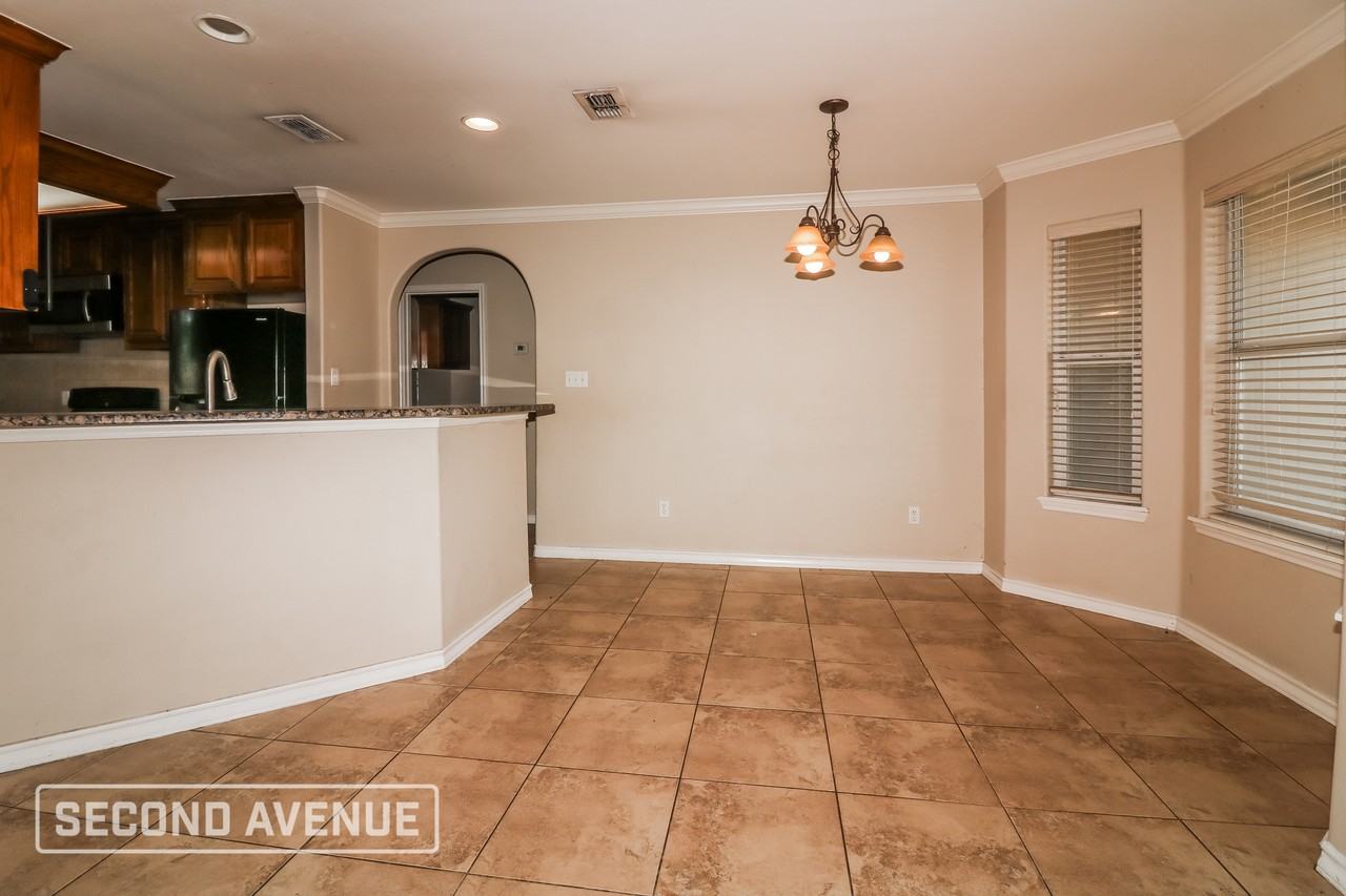 6822 Wall St - Photo 7 of 27