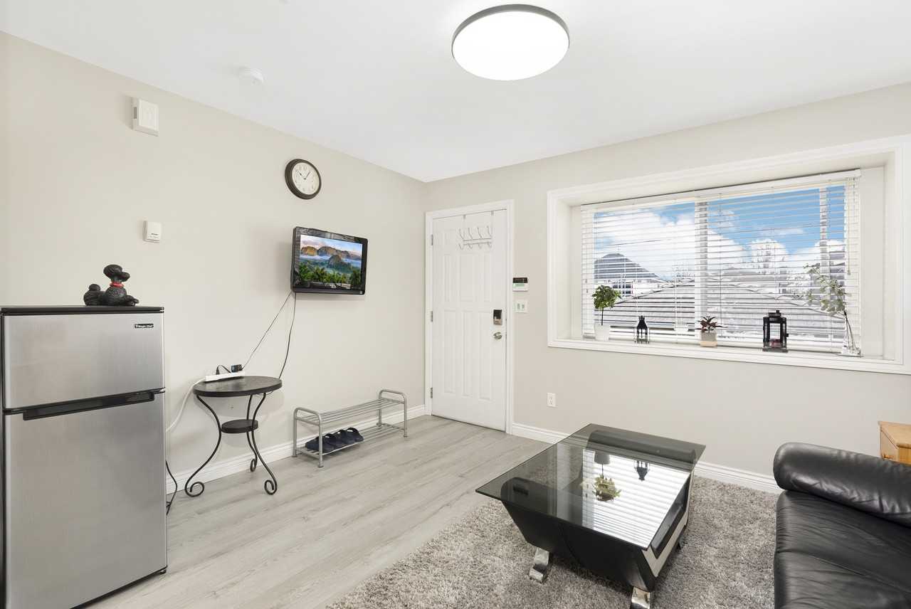 2522 East 4th Avenue #1 - Photo 3 of 43