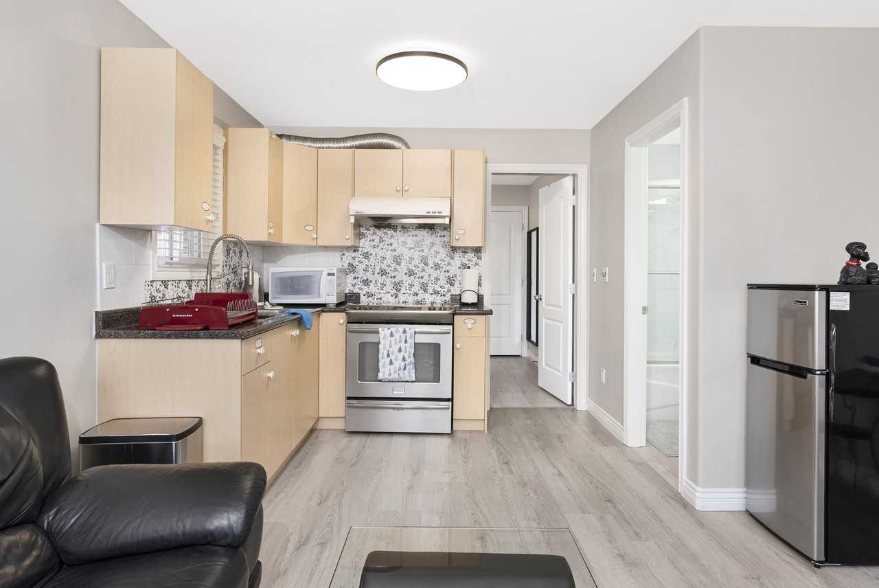 2522 East 4th Avenue #1 - Photo 5 of 43