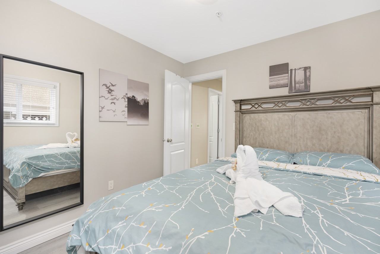 2522 East 4th Avenue #1 - Photo 6 of 43