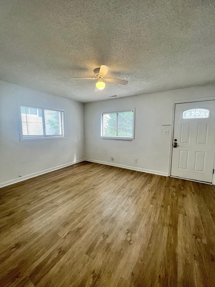 29 Carver St #C - Photo 3 of 16