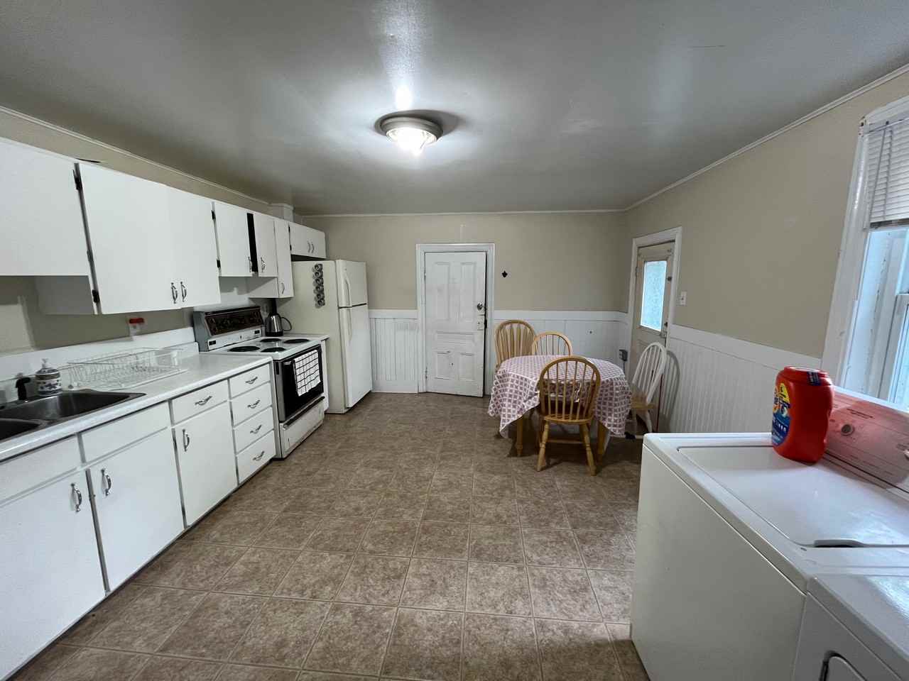 114 Glenora Street - Photo 3 of 5