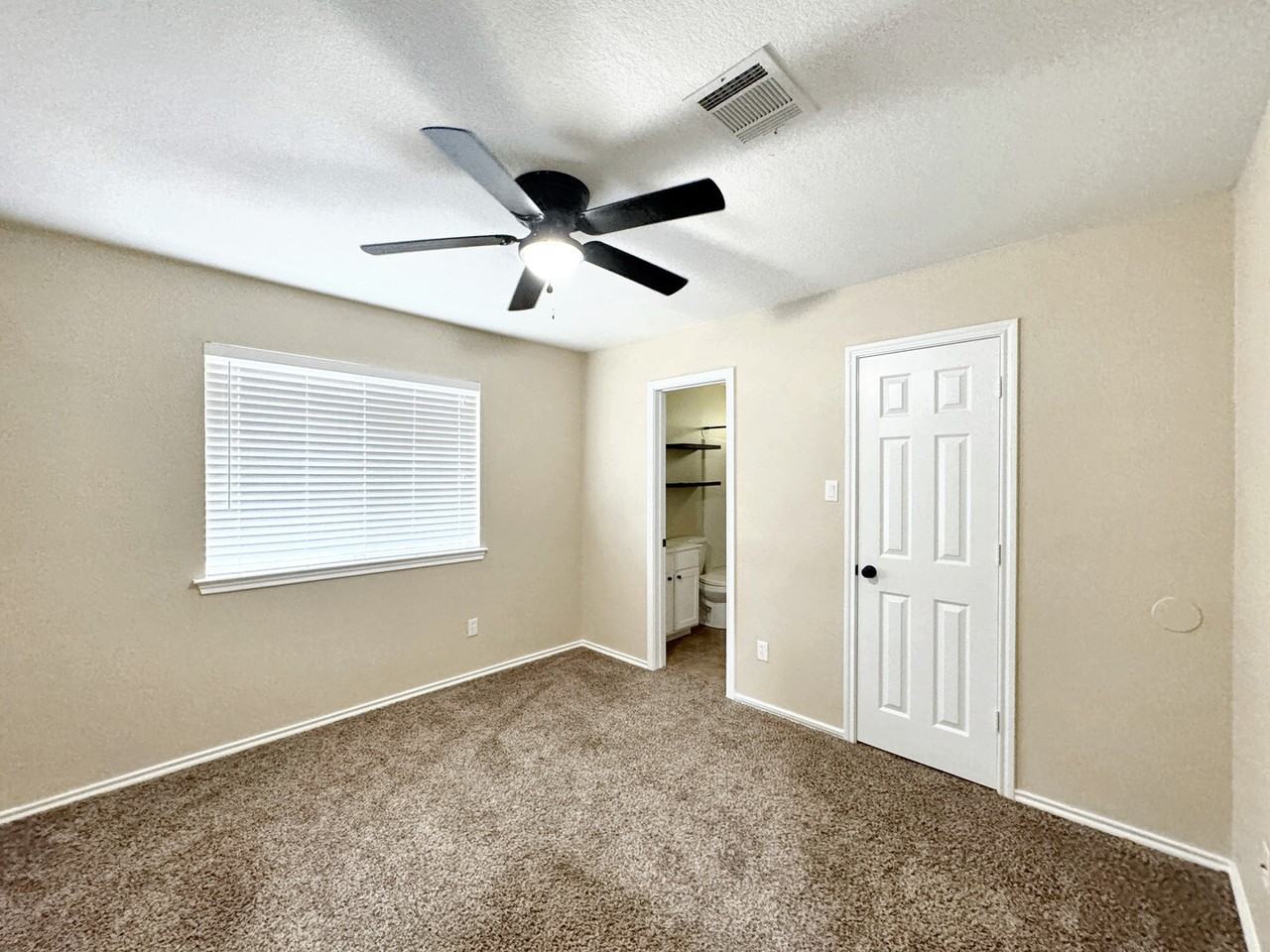 831 Sagewood Trail - Photo 2 of 11