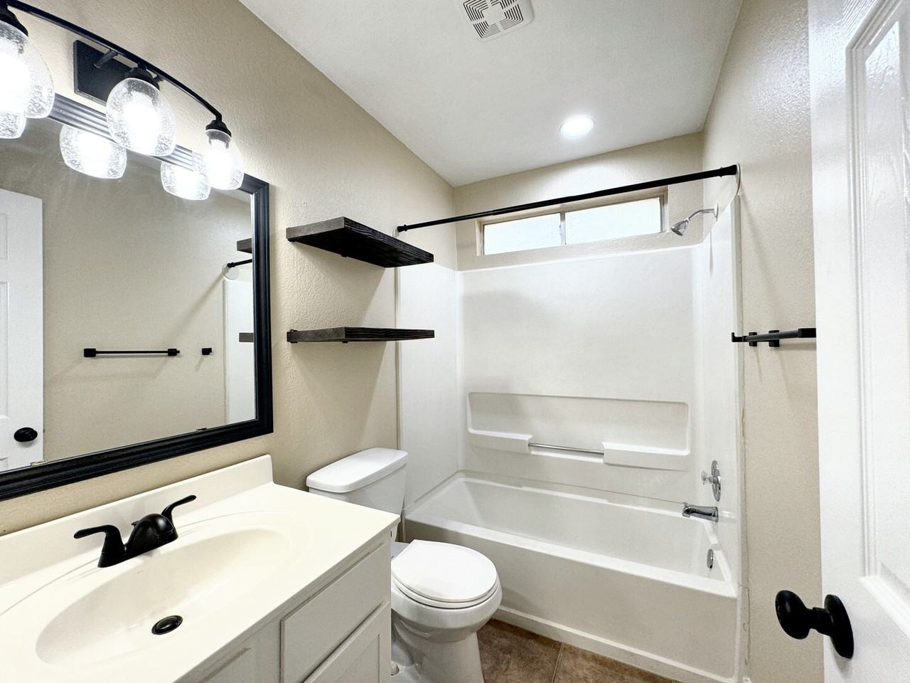 831 Sagewood Trail - Photo 5 of 11