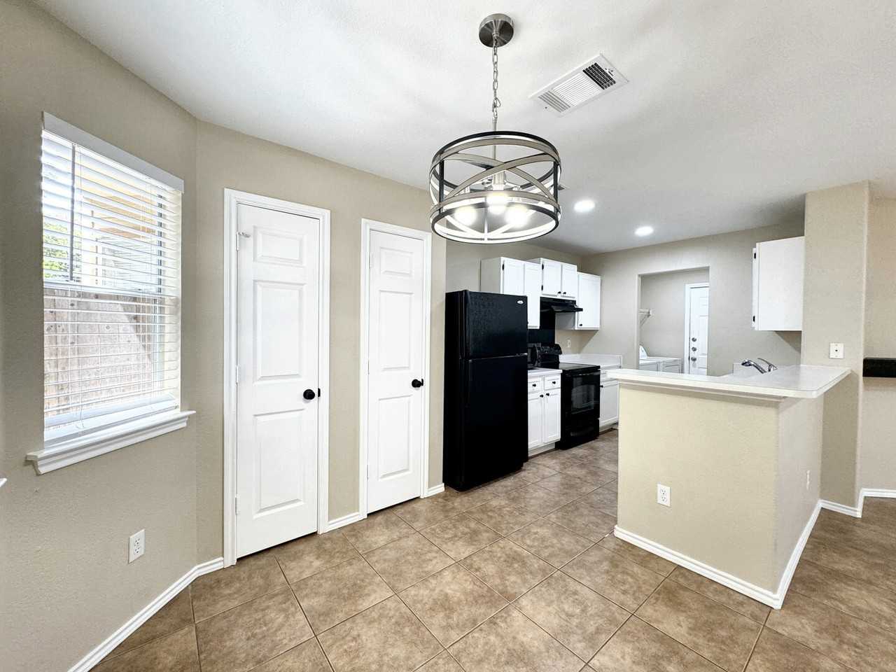 831 Sagewood Trail - Photo 6 of 11