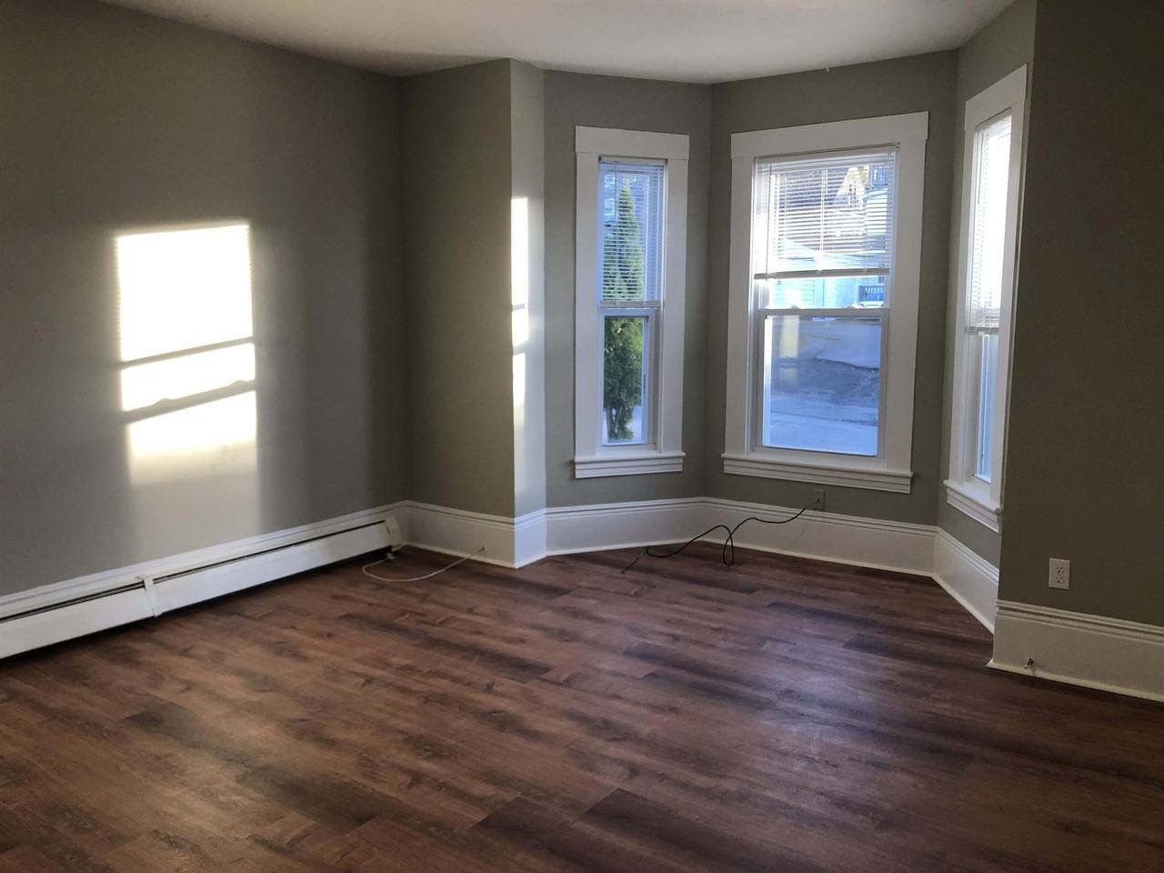 185 Lincoln Street - Photo 2 of 11