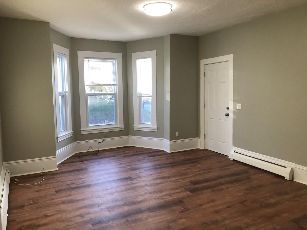 185 Lincoln Street - Photo 3 of 11