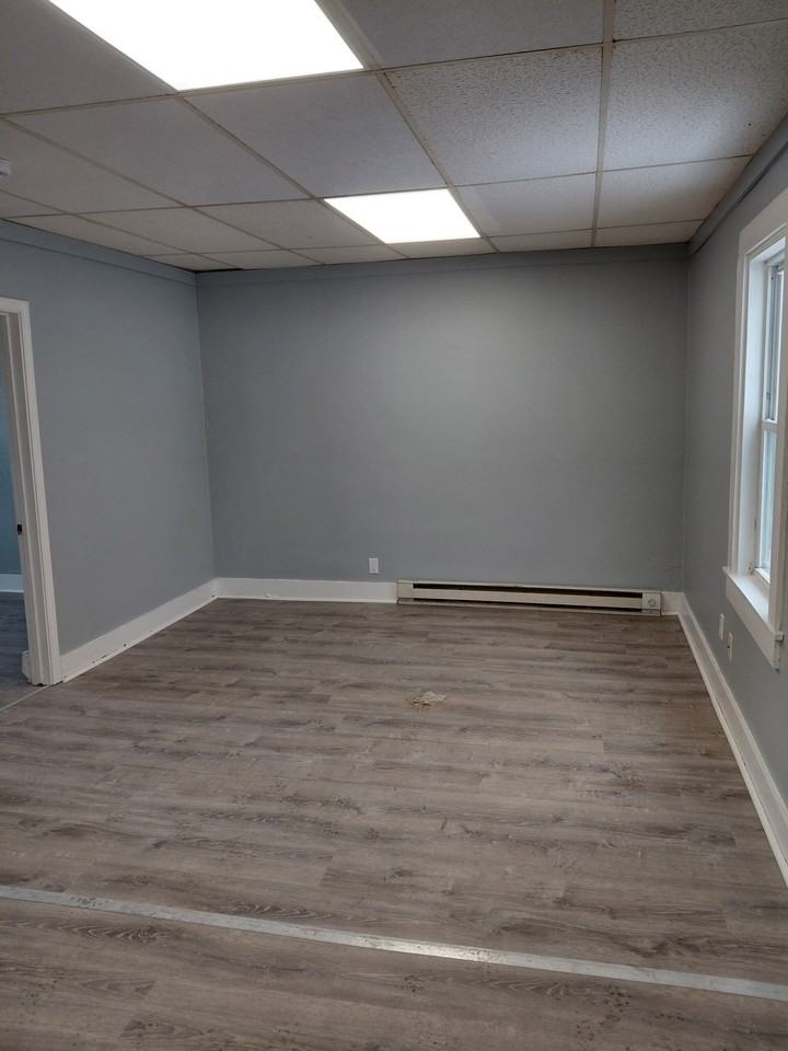 1328 Main St - Photo 3 of 6