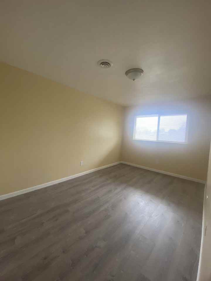 345 Grant Way - Photo 7 of 17