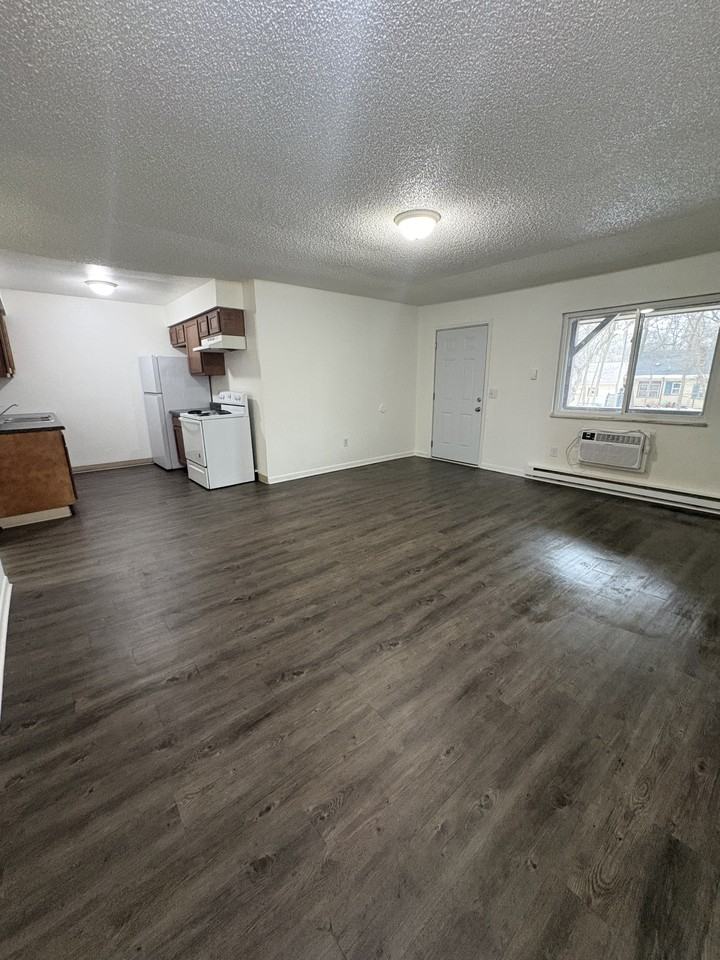 685 East Michigan Avenue - Photo 2 of 39