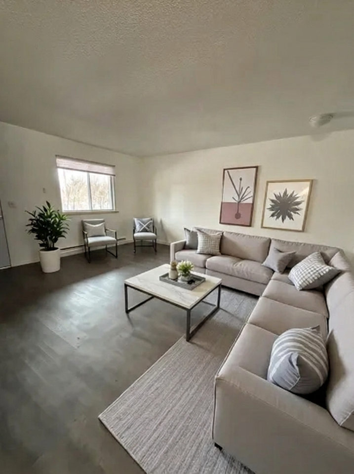 685 East Michigan Avenue - Photo 3 of 39