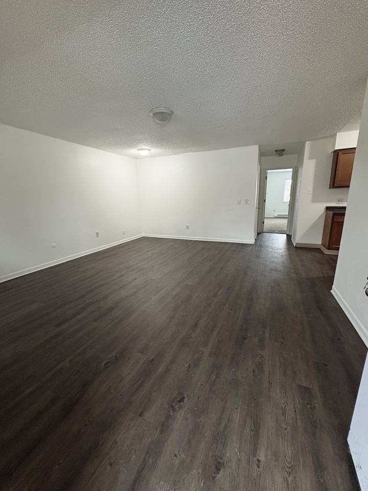 685 East Michigan Avenue - Photo 6 of 39