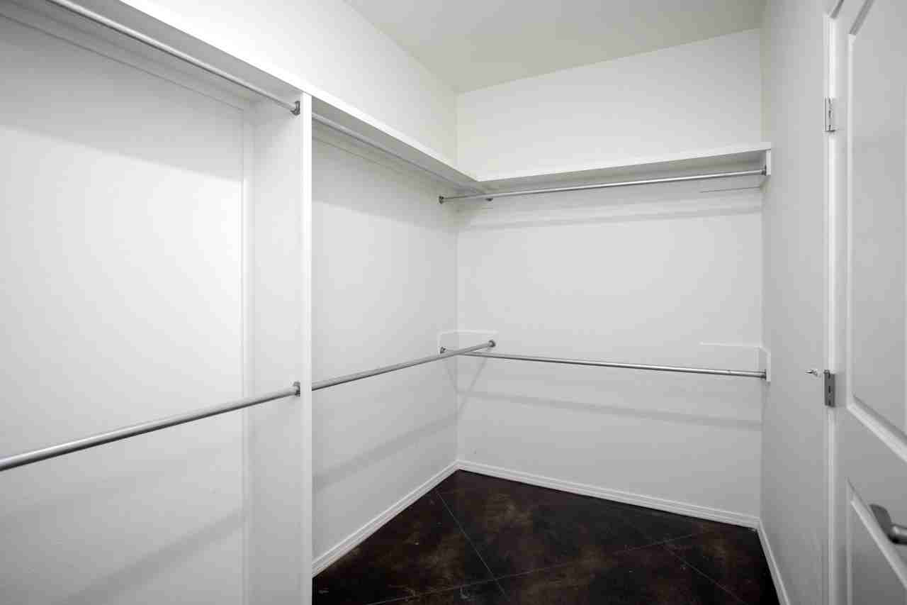 9923 Digby Ln - Photo 6 of 29