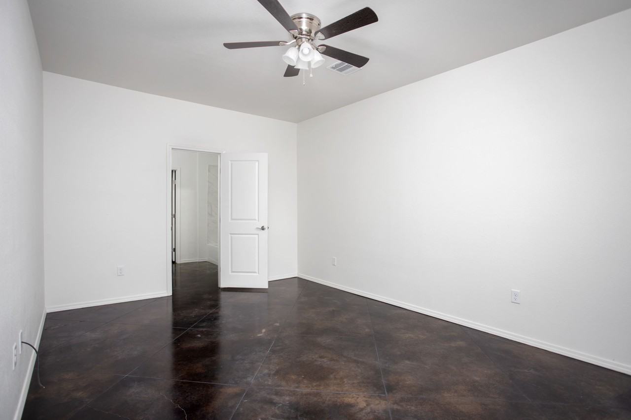 9923 Digby Ln - Photo 7 of 29