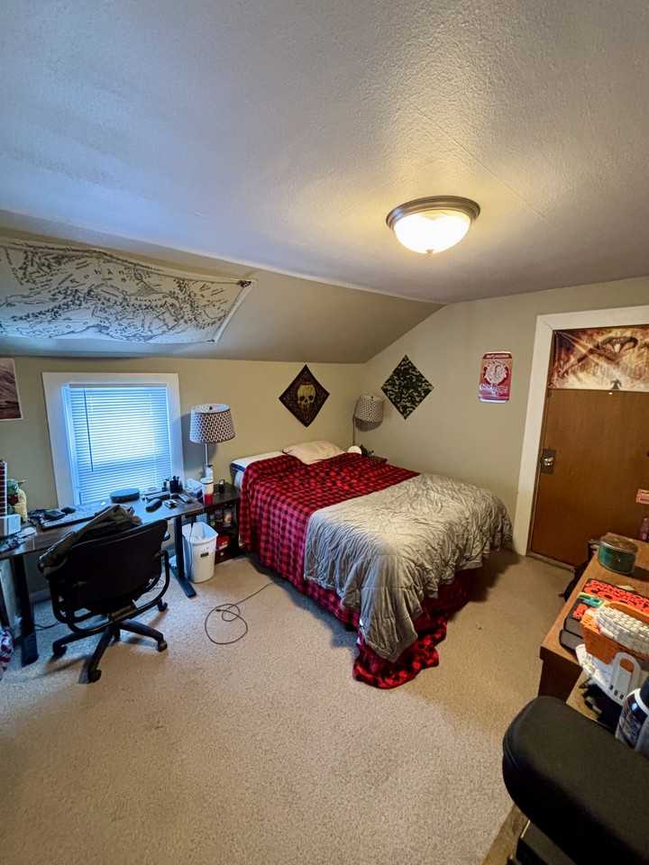 208 E Lewis St - Photo 6 of 7