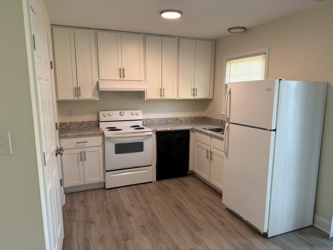 3810 Symi Circle Apt 19 - Photo 3 of 7