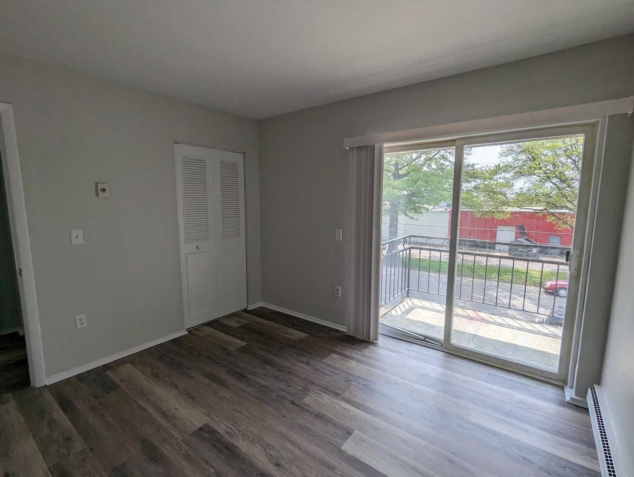 1615 Nottingham Avenue - Photo 3 of 6