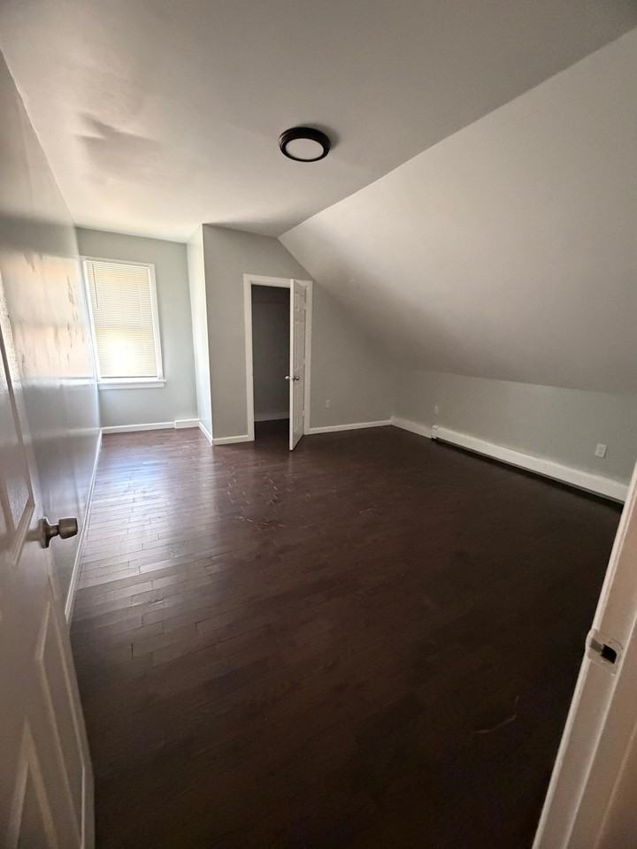 479 Putnam Street - Photo 4 of 11