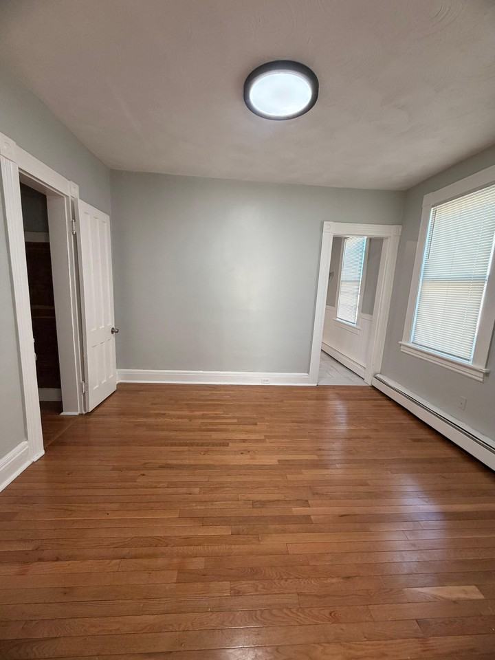 479 Putnam Street - Photo 6 of 11