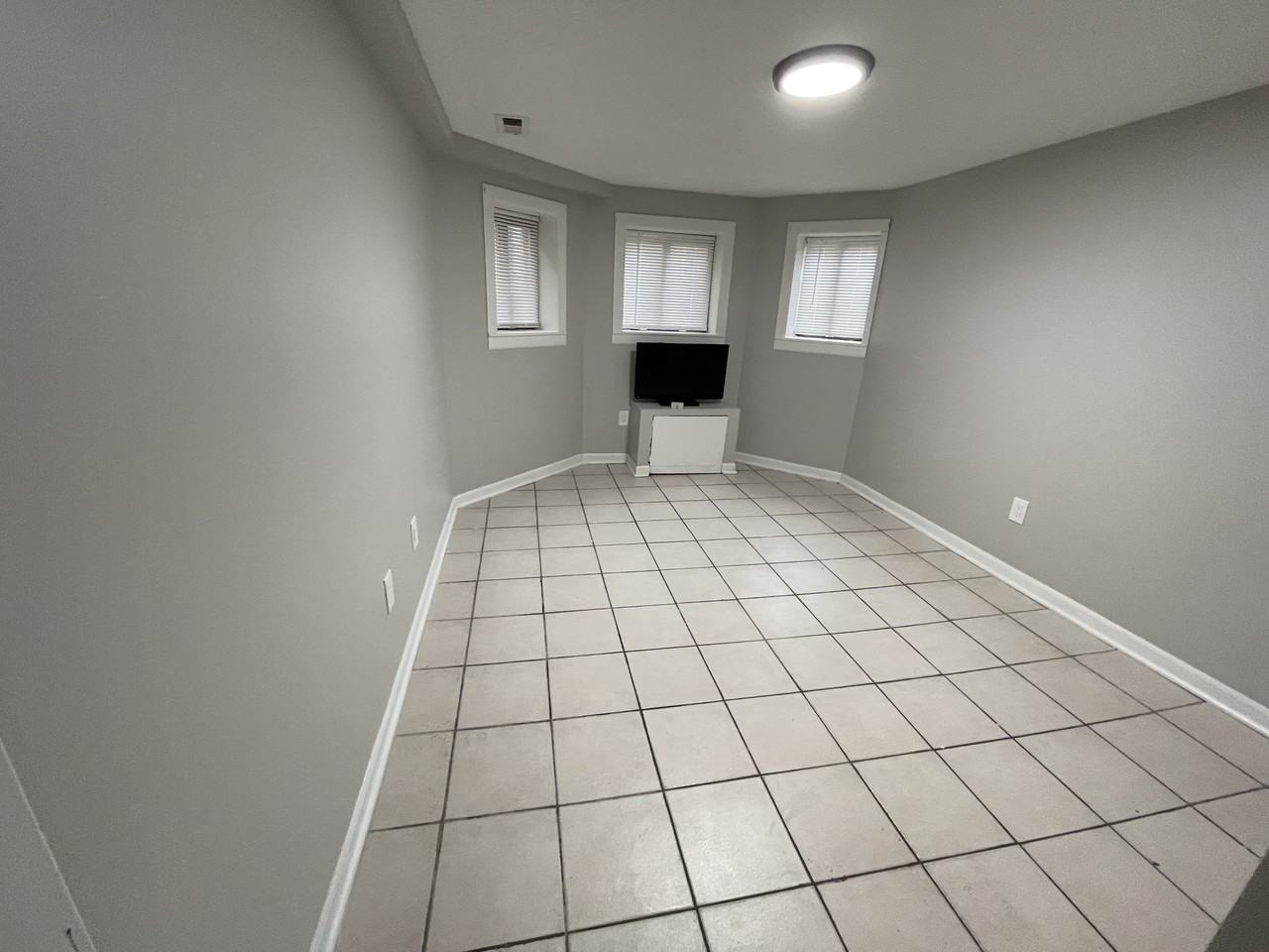 4233 W potomac ave - Photo 7 of 10