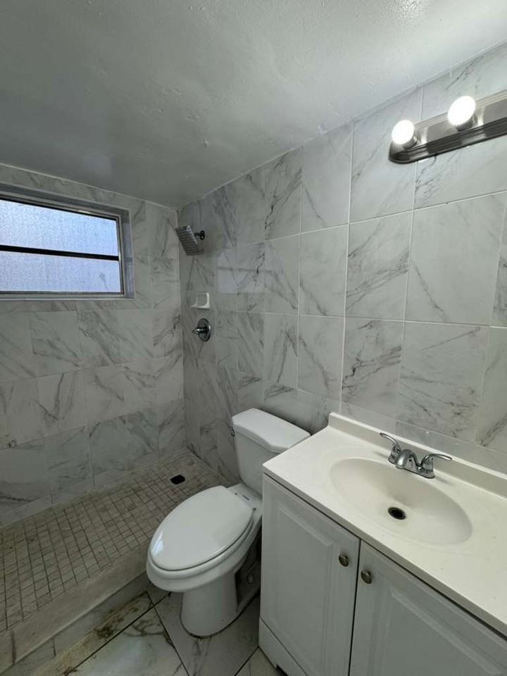 720 & 735 W - Photo 7 of 9