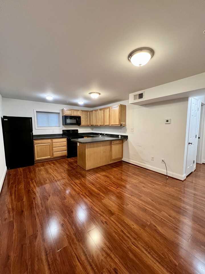 35 Carver St - Photo 2 of 8