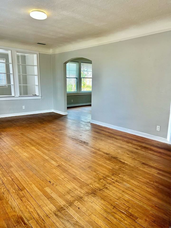 1215 Willow Branch Avenue - Photo 4 of 26