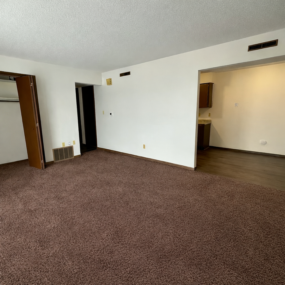 906 Cedar River Drive Northwest - Photo 3 of 12