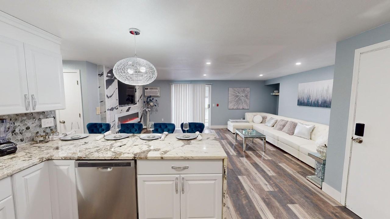 600 N Kensington Dr - Photo 4 of 42