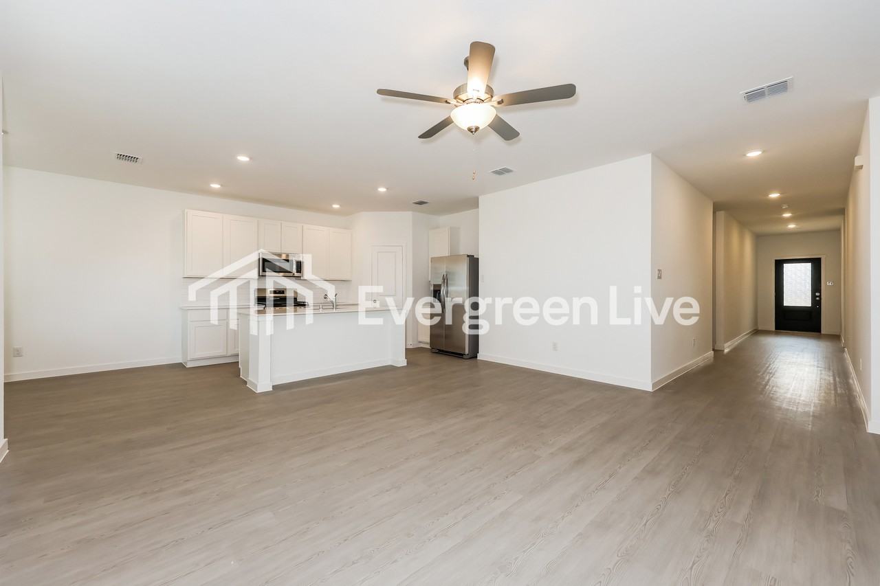 1205 Sycamore St - Photo 5 of 14