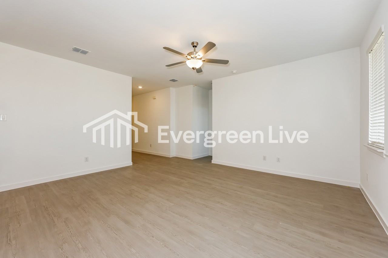 1205 Sycamore St - Photo 6 of 14