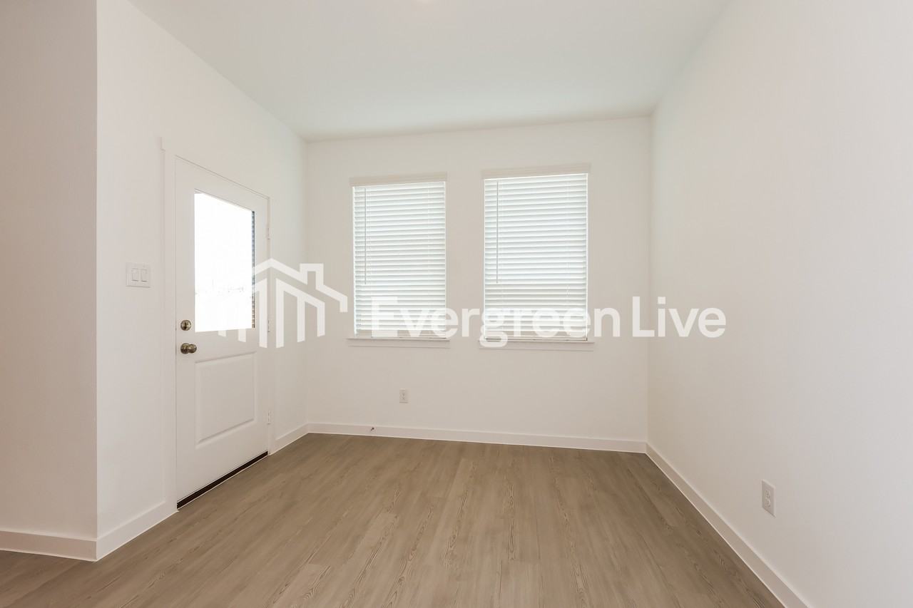 1205 Sycamore St - Photo 7 of 14