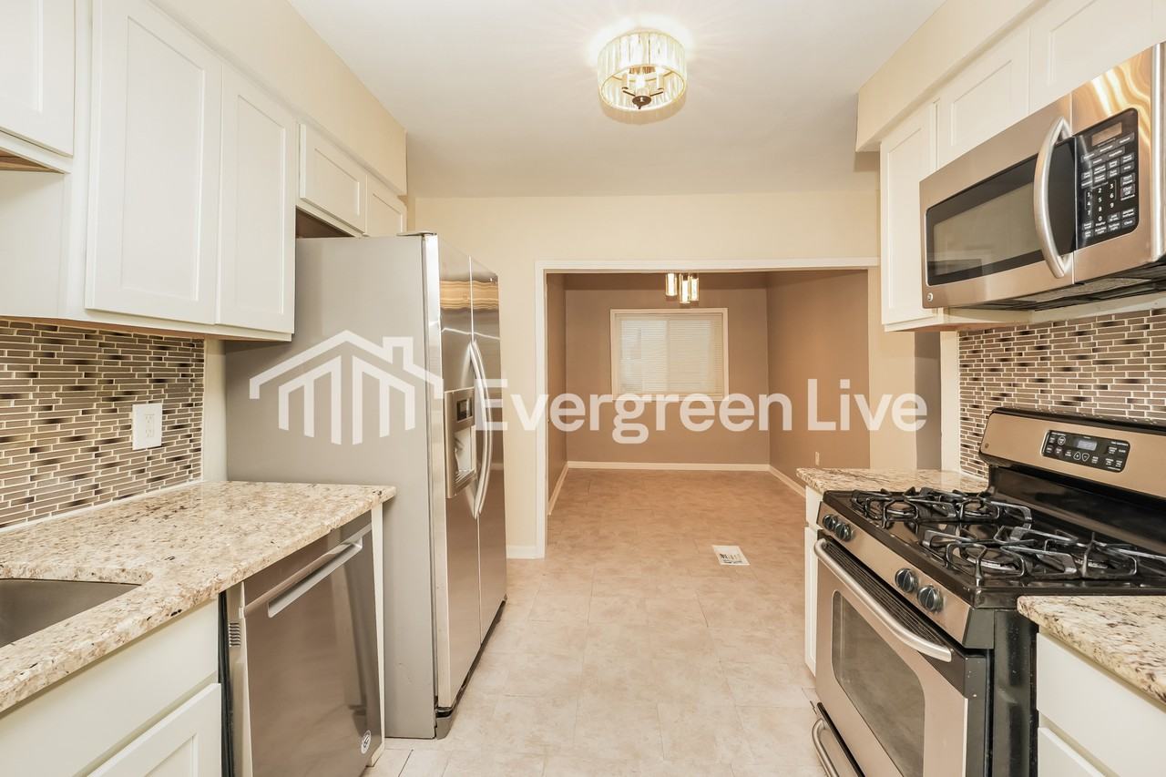 5168 E 128th St - Photo 6 of 15